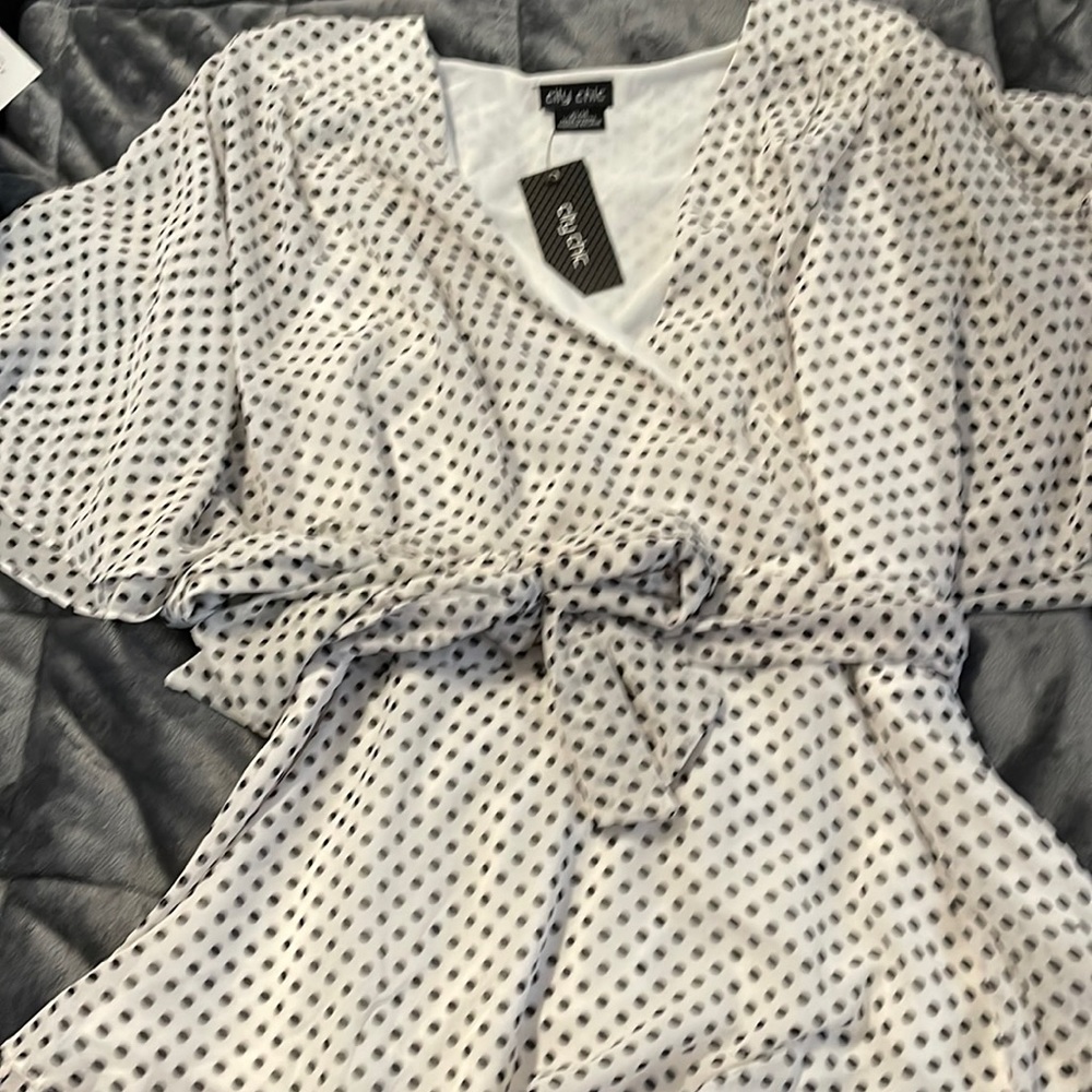 NWT Womens blouse size 14